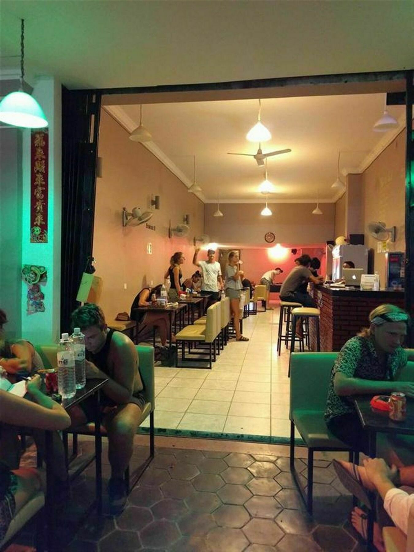 بيت شباب The Happy House بنوم بنه المظهر الخارجي الصورة